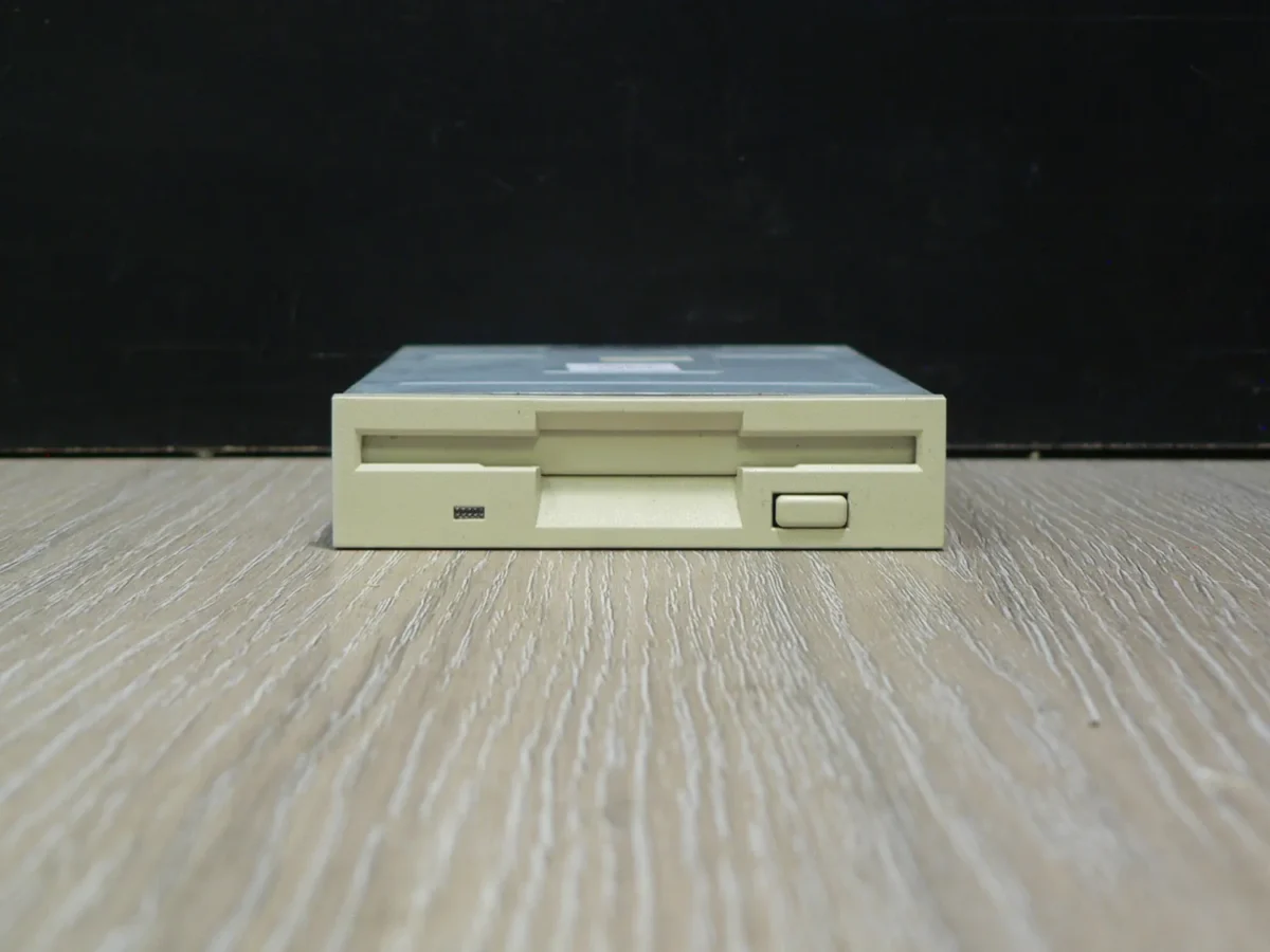 SAMSUNG SFD-321B 3,5" 1,44MB Floppy Meghajtó - Image 2