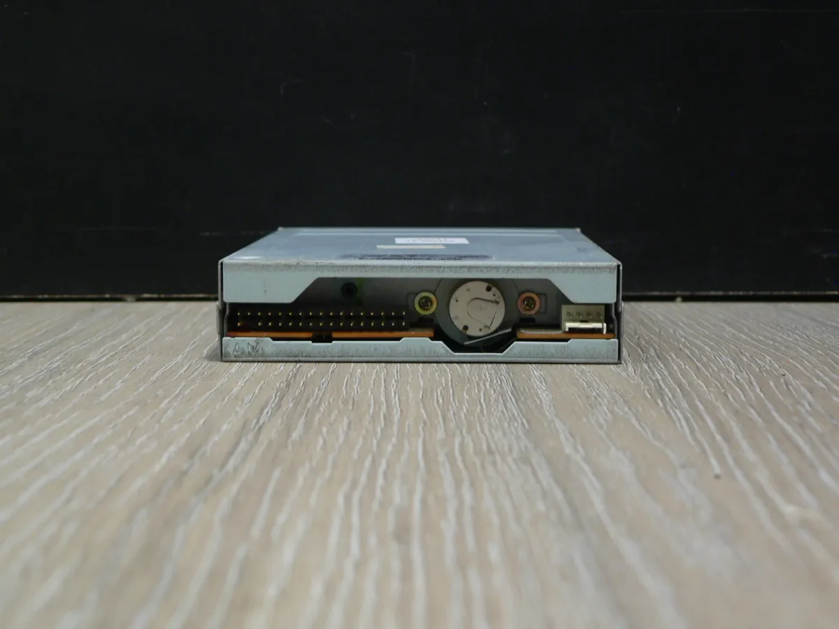 SAMSUNG SFD-321B 3,5" 1,44MB Floppy Meghajtó - Image 4