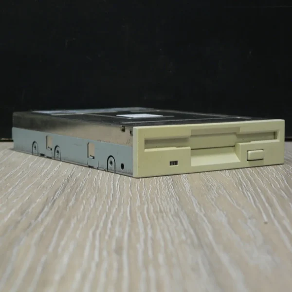 SAMSUNG SFD-321B 3,5" 1,44MB Floppy Meghajtó
