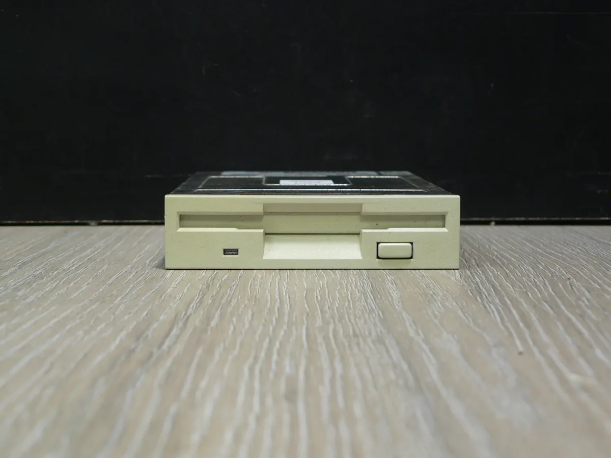 SAMSUNG SFD-321B 3,5" 1,44MB Floppy Meghajtó - Image 2