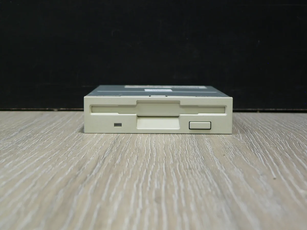 Alps Electric DF354H090F 3,5" 1,44MB Floppy Meghajtó - Image 2