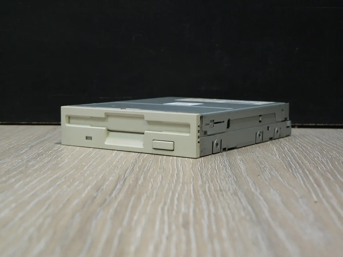 Alps Electric DF354H090F 3,5" 1,44MB Floppy Meghajtó - Image 3