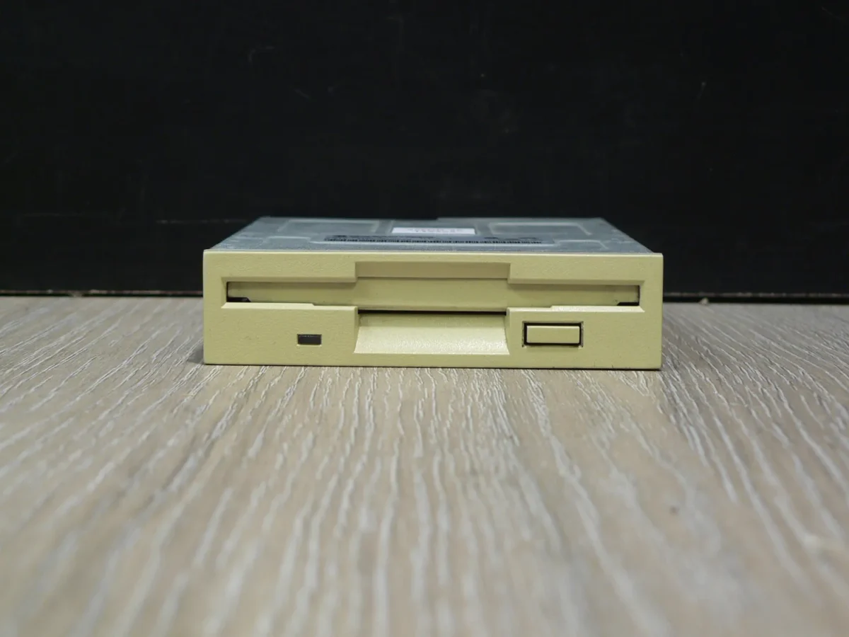 SAMSUNG SFD-321D REV:F 3,5" 1,44MB Floppy Meghajtó - Image 2