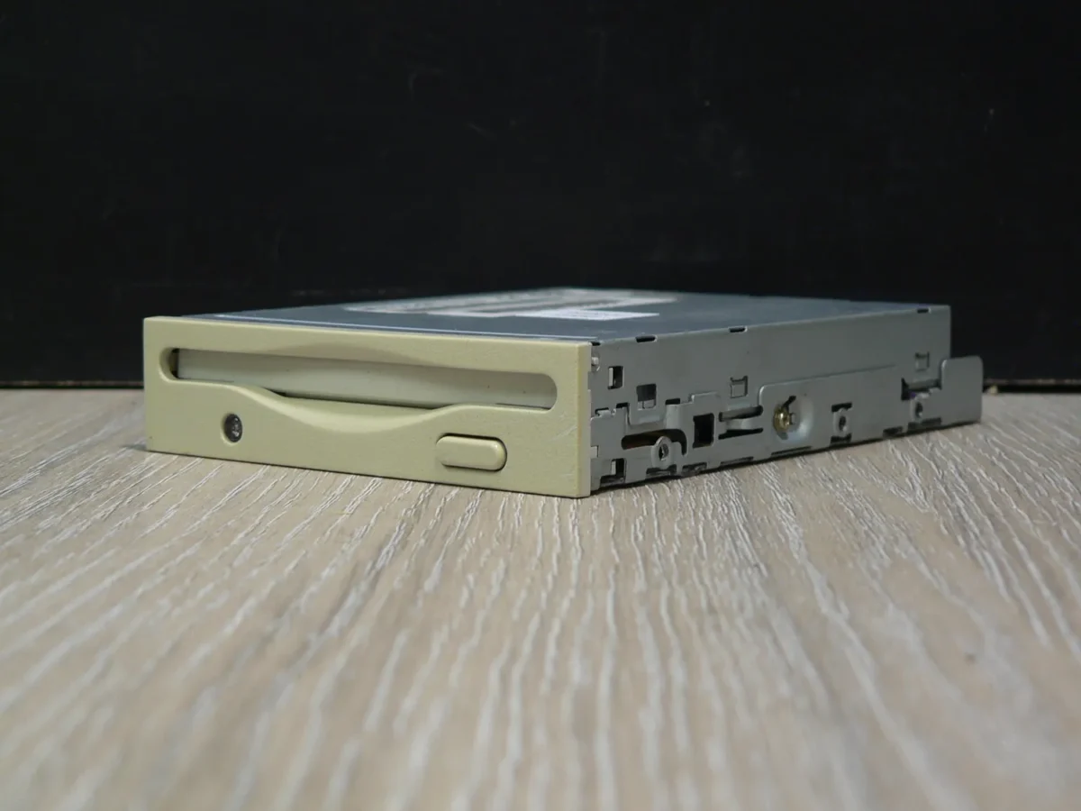 Mitsumi D353M3D-5056 3,5" 1,44MB Floppy Meghajtó - Image 3