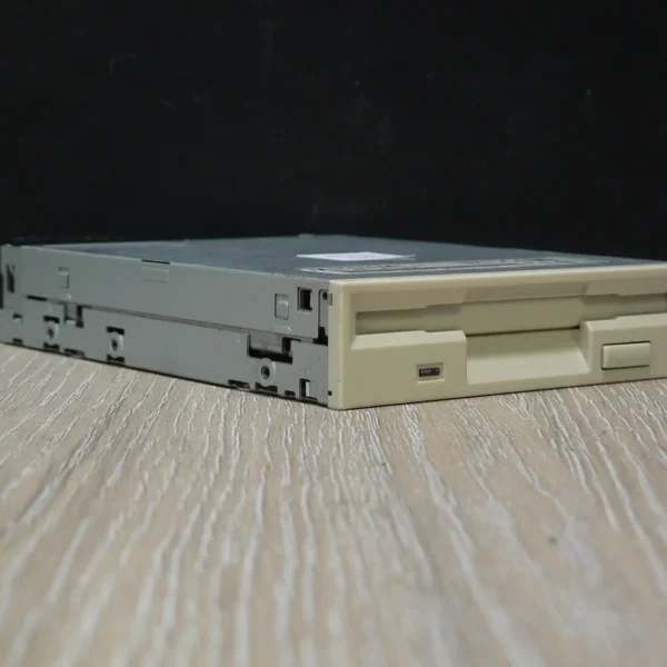 Mitsumi D359M3D 3,5" 1,44MB Floppy Meghajtó
