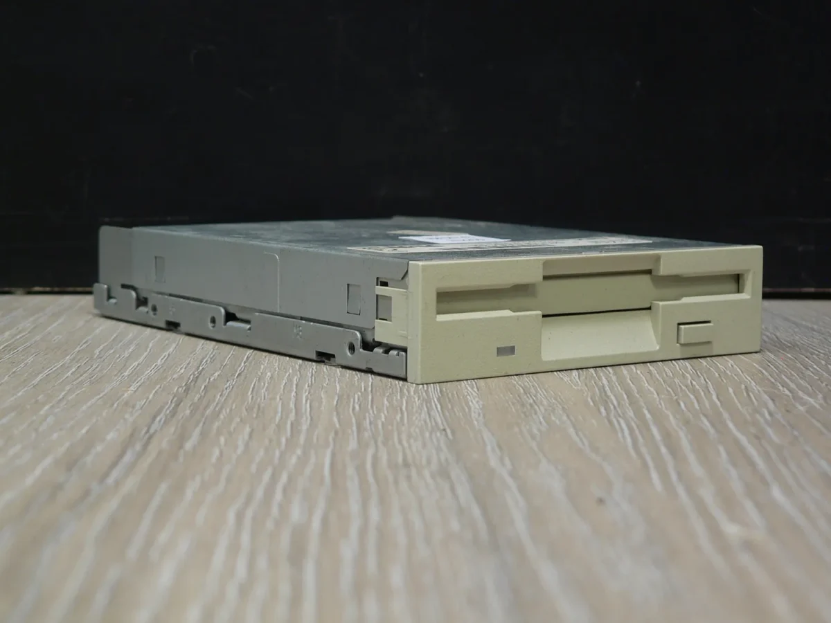 NEC FD1231H 3,5" 1,44MB Floppy Meghajtó - Image 1