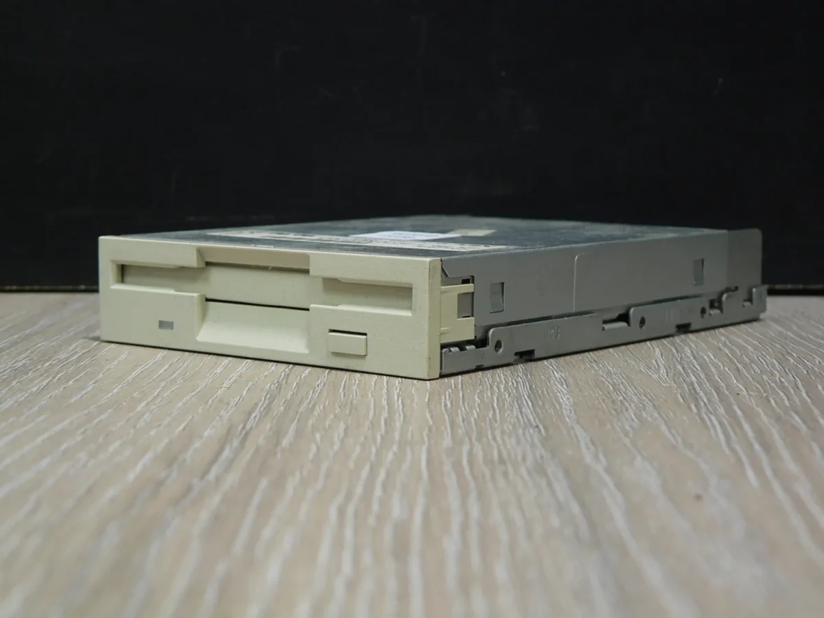 NEC FD1231H 3,5" 1,44MB Floppy Meghajtó - Image 3