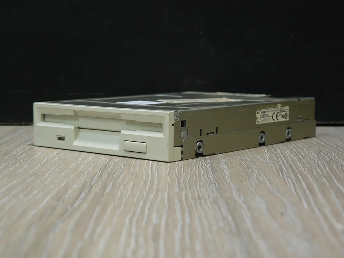 Mitsumi D359T6 3,5" 1,44MB Floppy Meghajtó - Image 3