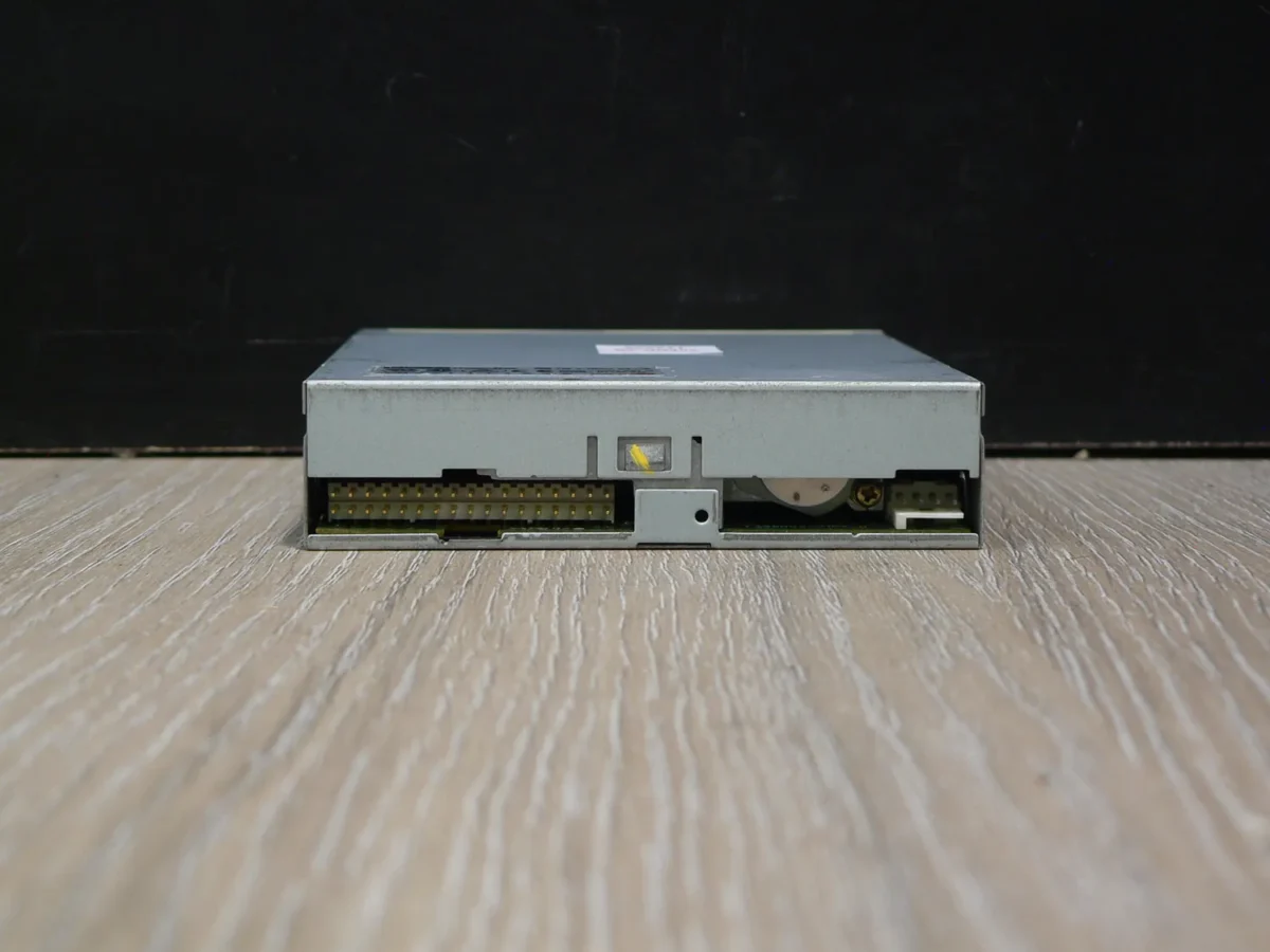TechMedia TFD-310 3,5" 1,44MB Floppy Meghajtó - Image 4