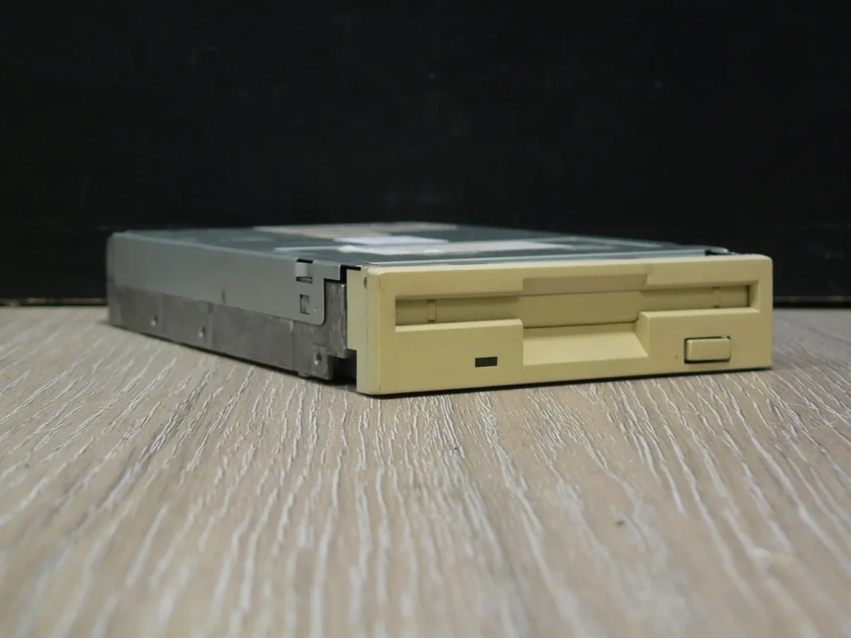 Panasonic JU-257A606P 3,5" 1,44MB Floppy Meghajtó - Image 1