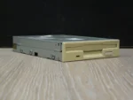 SONY MPF920-E 3,5" 1,44MB Floppy Meghajtó (A- kategória, Előlap sarka levan pattanva)
