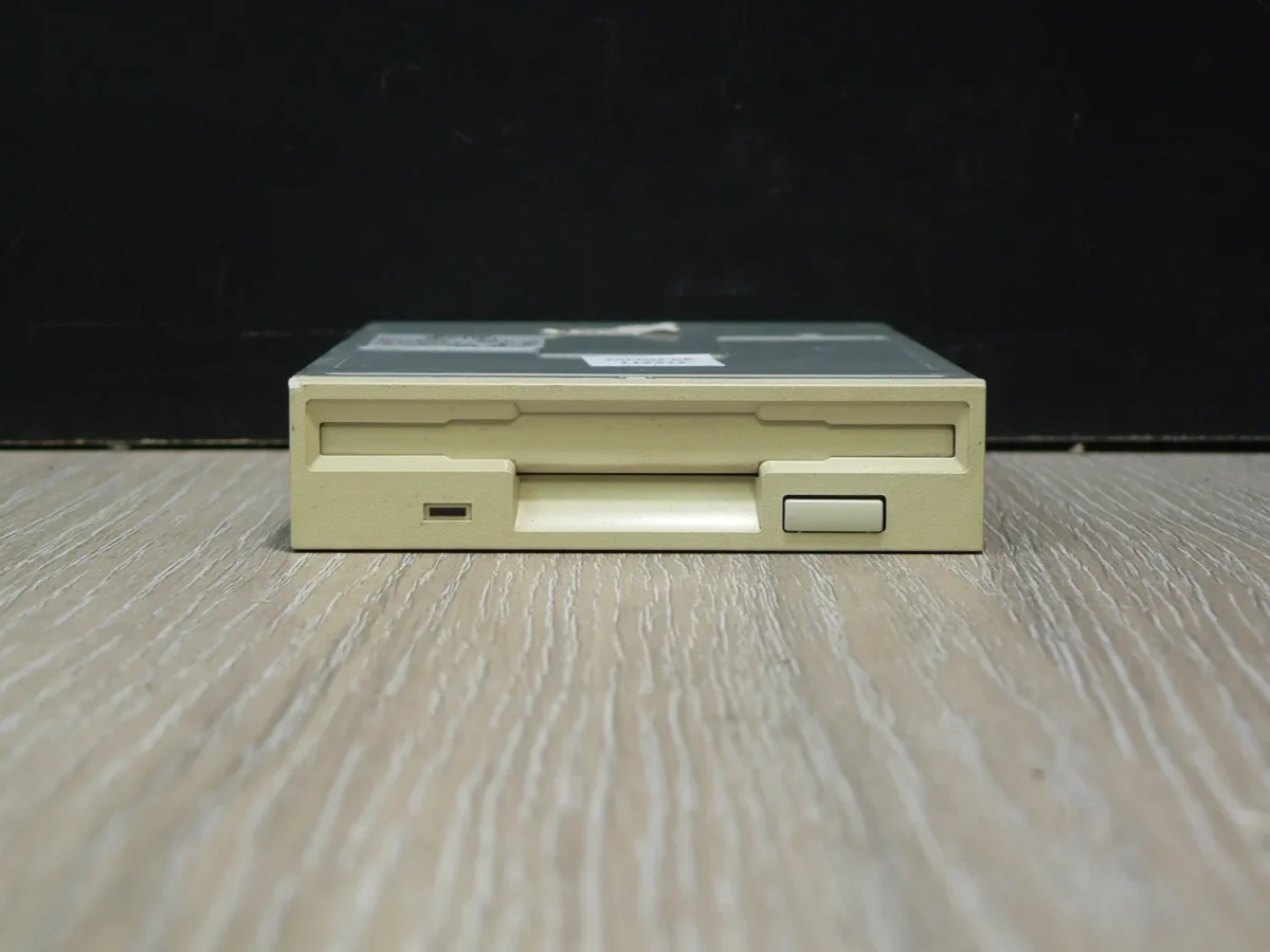 SONY MPF920-E 3,5" 1,44MB Floppy Meghajtó (A- kategória, Előlap sarka levan pattanva) - Image 2