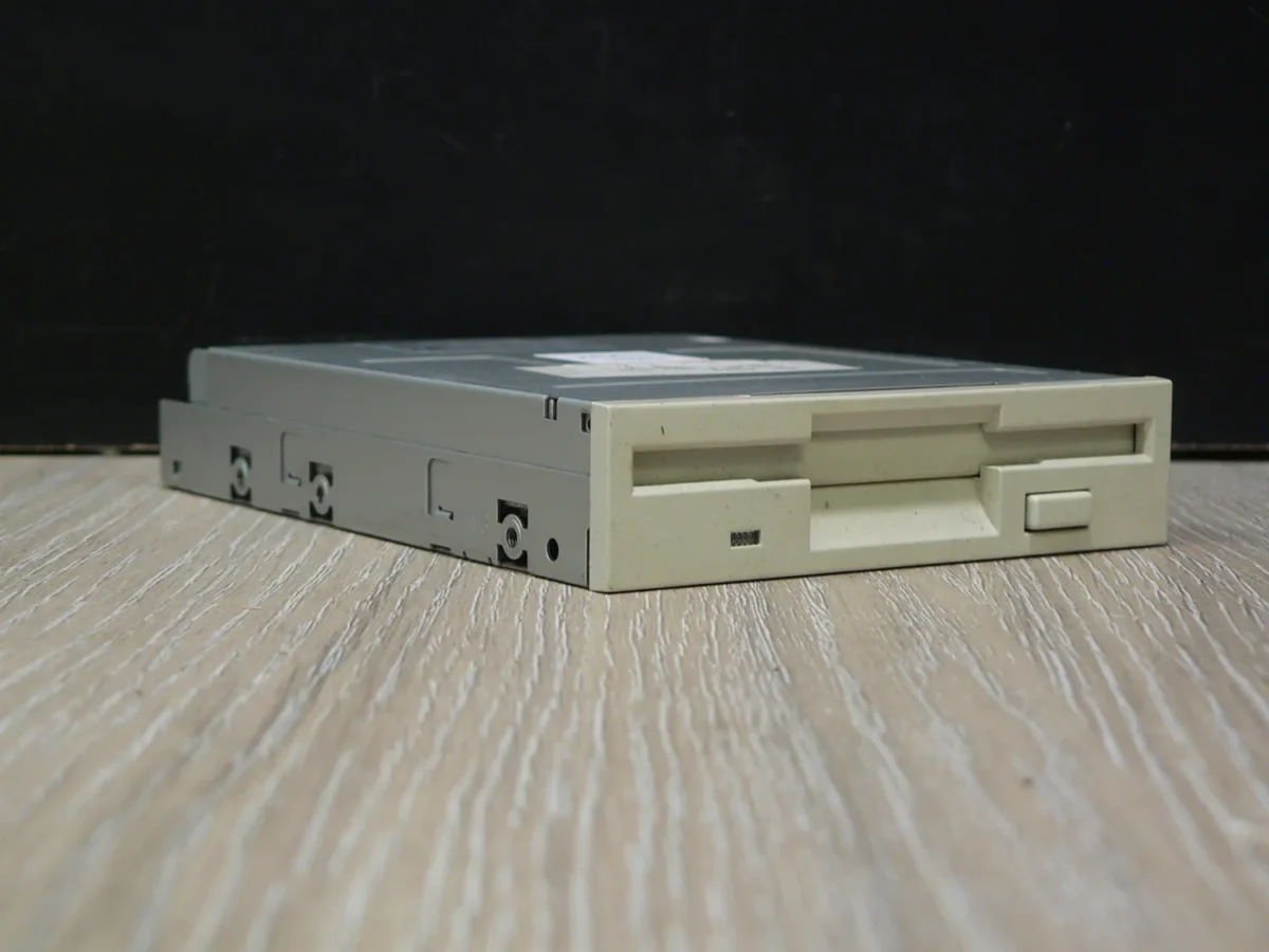 35FDD-57-1 SAMSUNG SFD-321B 3,5" 1,44MB Floppy Meghajtó - Image 1