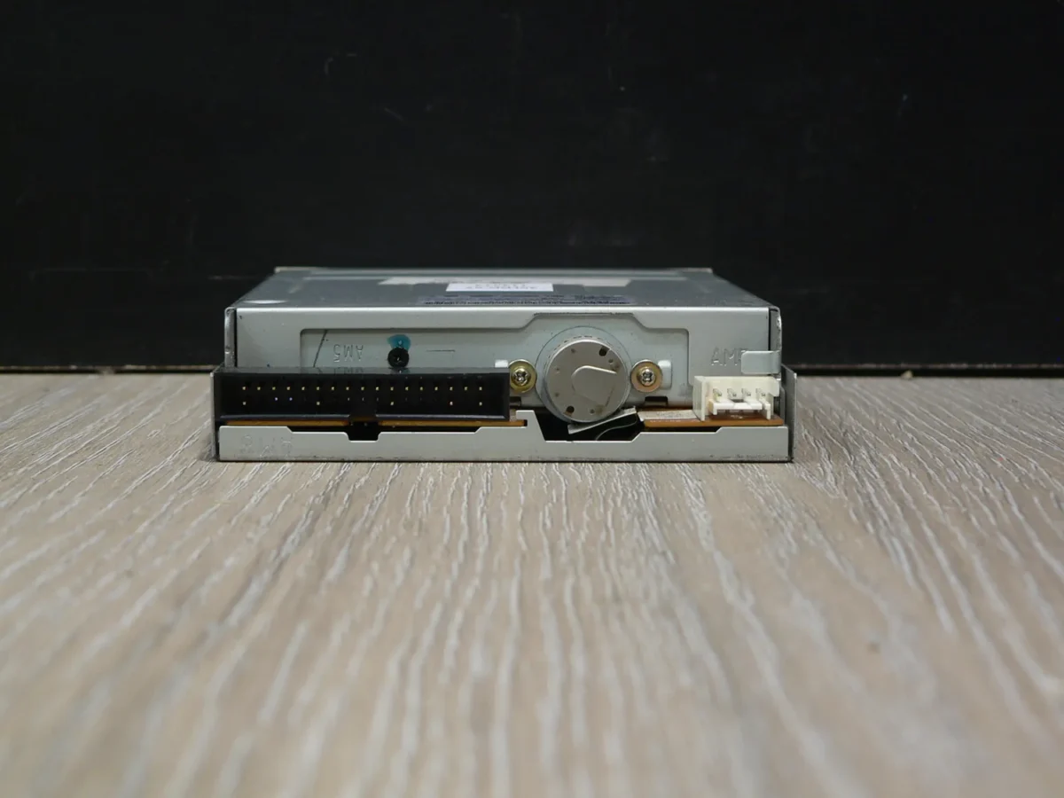 SAMSUNG SFD-321B 3,5" 1,44MB Floppy Meghajtó - Image 4