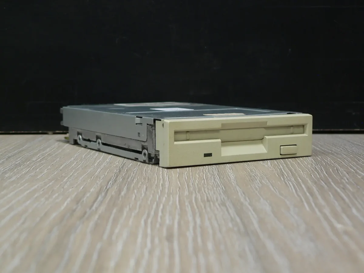 Panasonic JU-257A605P 3,5" 1,44MB Floppy Meghajtó - Image 1