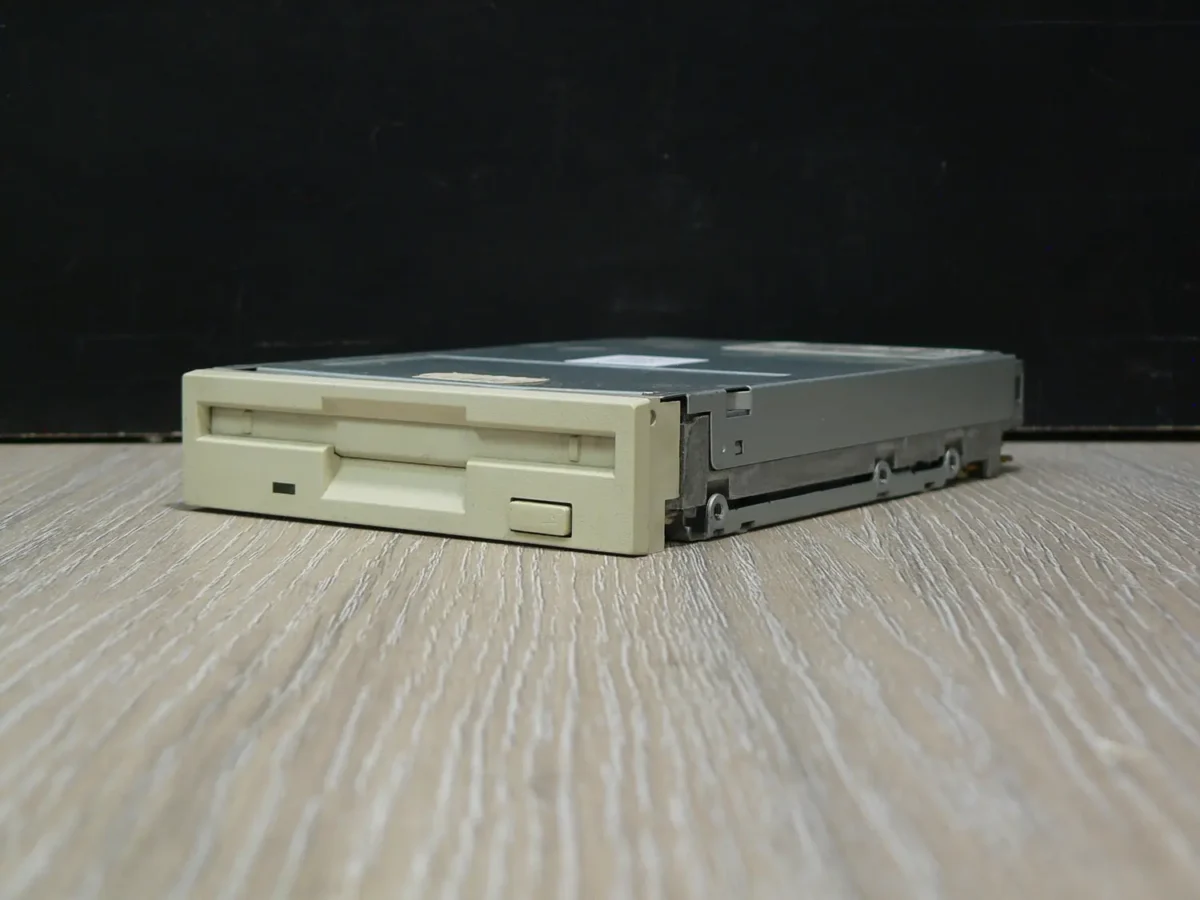 Panasonic JU-257A605P 3,5" 1,44MB Floppy Meghajtó - Image 3