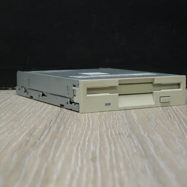 NEC FD1231H 3,5" 1,44MB Floppy Meghajtó