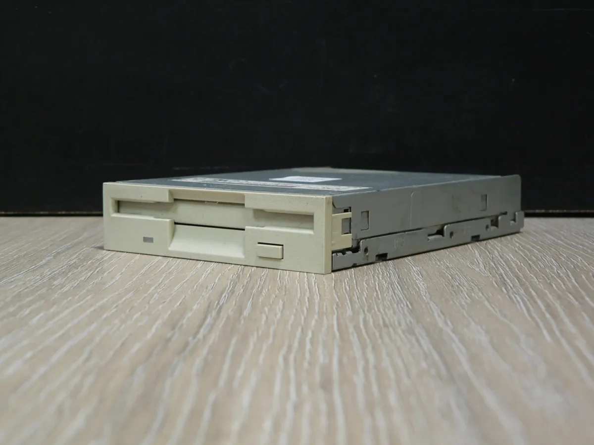 NEC FD1231H 3,5" 1,44MB Floppy Meghajtó - Image 3