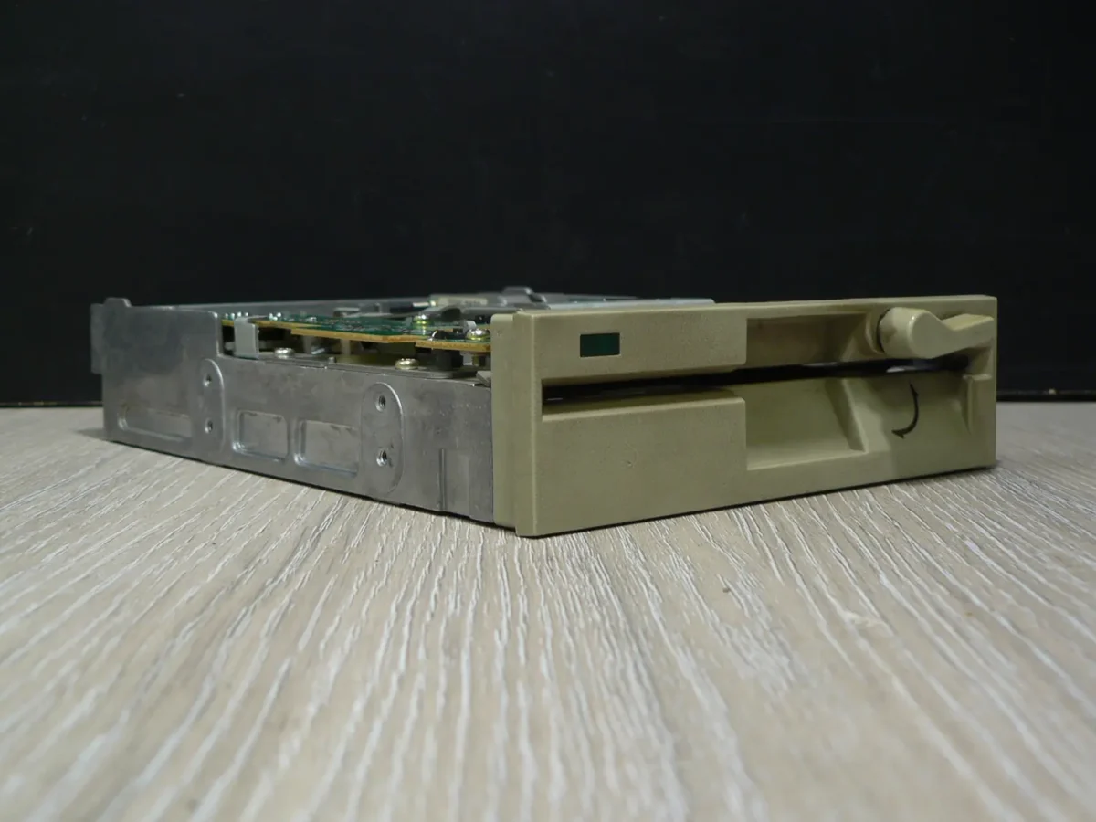 TEAC FD-55GFR 149-U 5,25" 1,2MB Floppy Meghajtó - Image 1