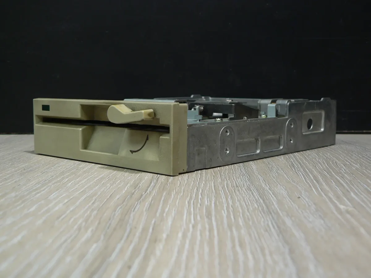 TEAC FD-55GFR 149-U 5,25" 1,2MB Floppy Meghajtó - Image 3