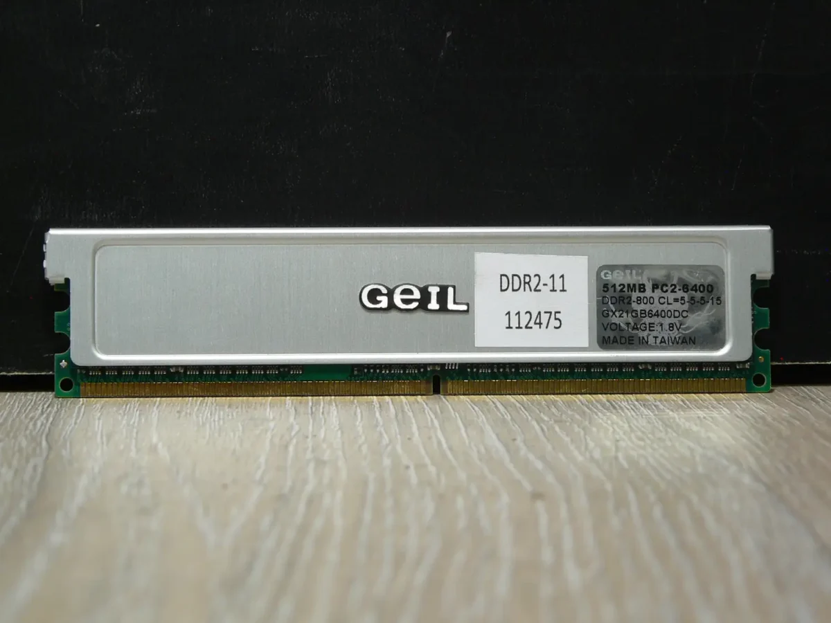 DDR2-11-1 GEIL 512MB 800MHz DDR2 Memória - Image 1