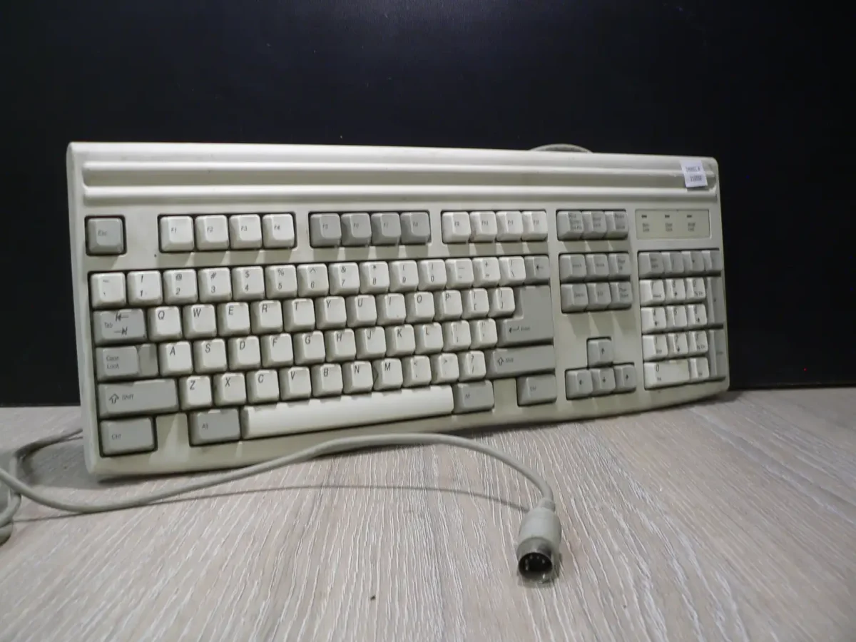 Mitsumi DIN Billentyűzet Angol - Image 1