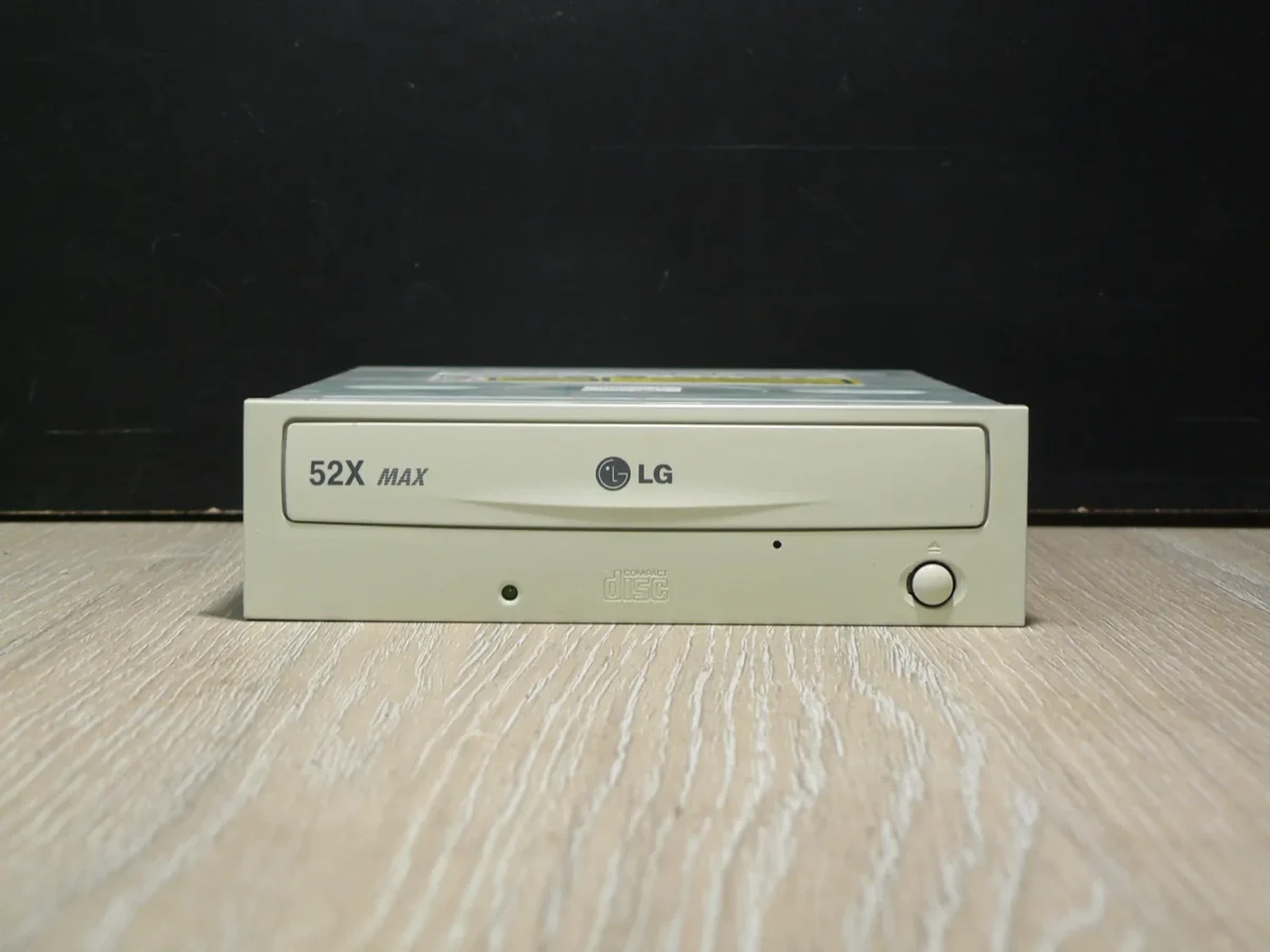 LG GCR-8522B IDE CD-ROM (2004) - Image 2