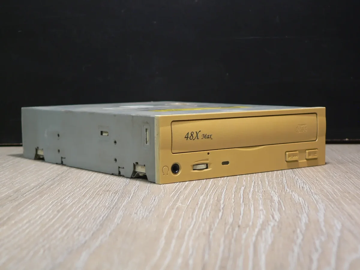 LITE-ON LTN-483L IDE CD-ROM (1999) - Image 1