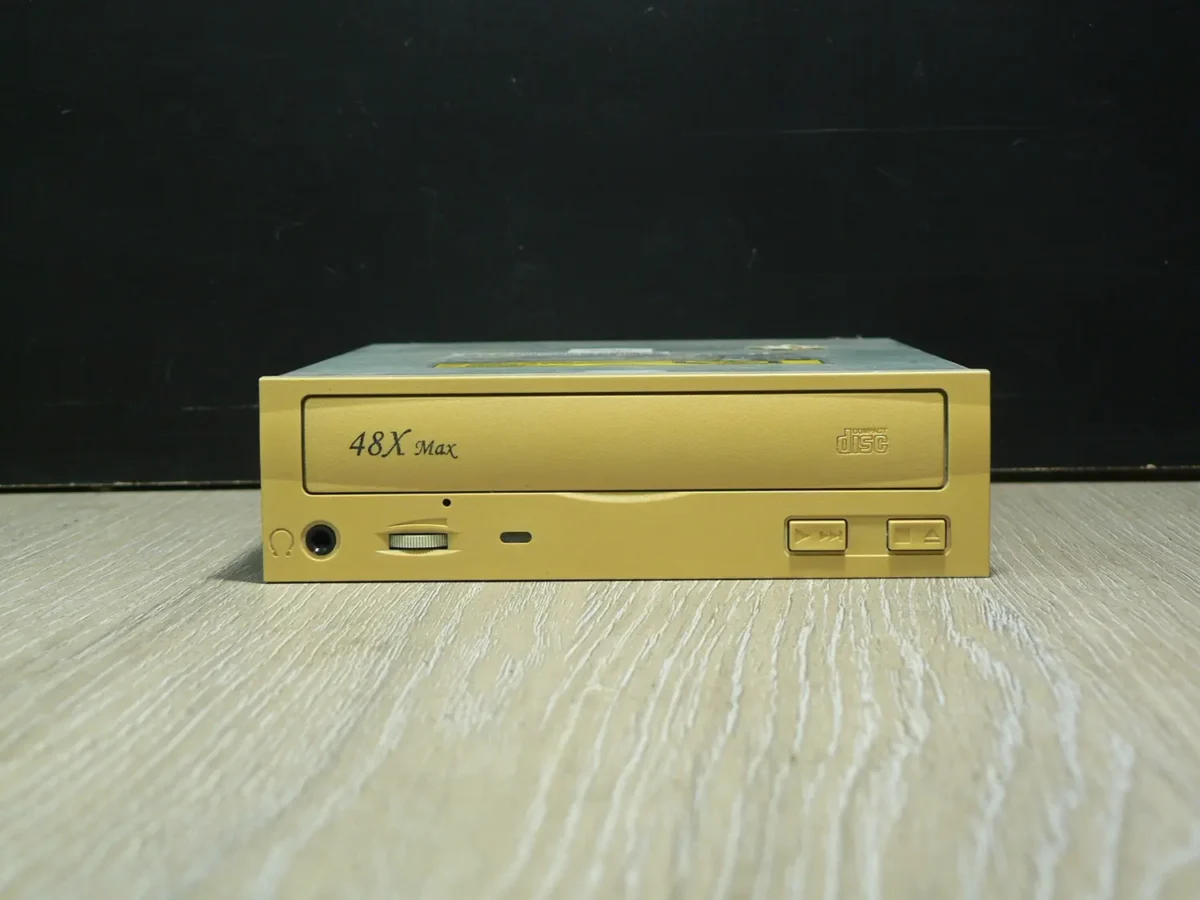 LITE-ON LTN-483L IDE CD-ROM (1999) - Image 2