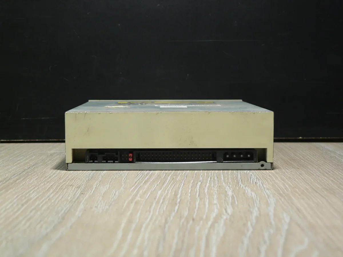 LITE-ON LTN-483L IDE CD-ROM (1999) - Image 4