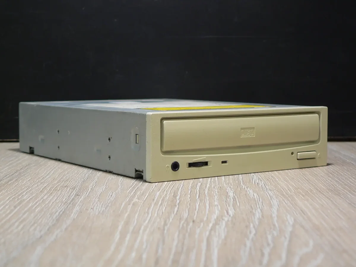 SONY CDU611 IDE CD-ROM (1998) - Image 1