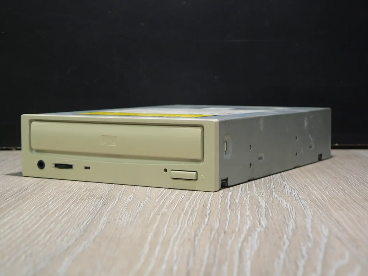 SONY CDU611 IDE CD-ROM (1998) - Image 3