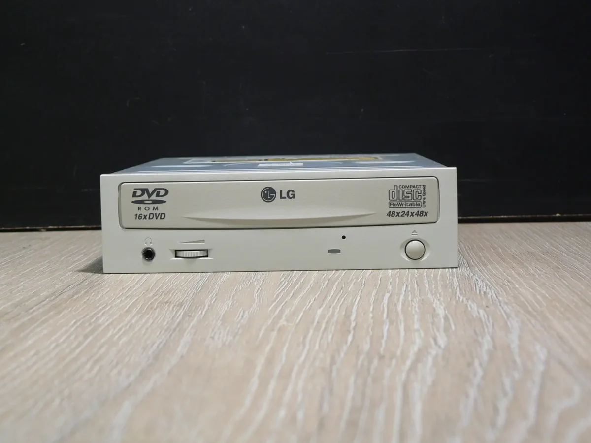 LG GCC-4480B IDE DVD-ROM (2003) - Image 2