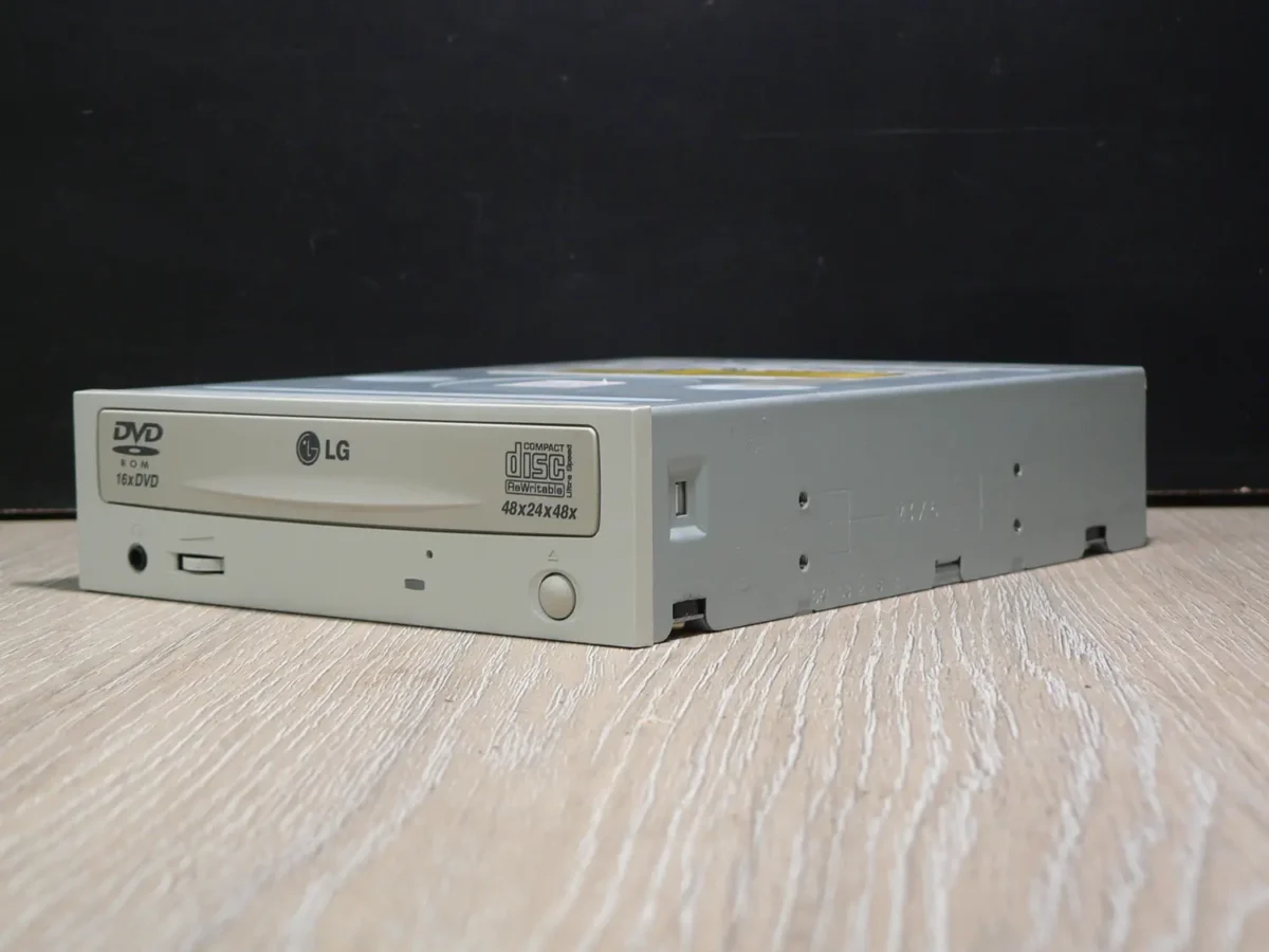 LG GCC-4480B IDE DVD-ROM (2003) - Image 3
