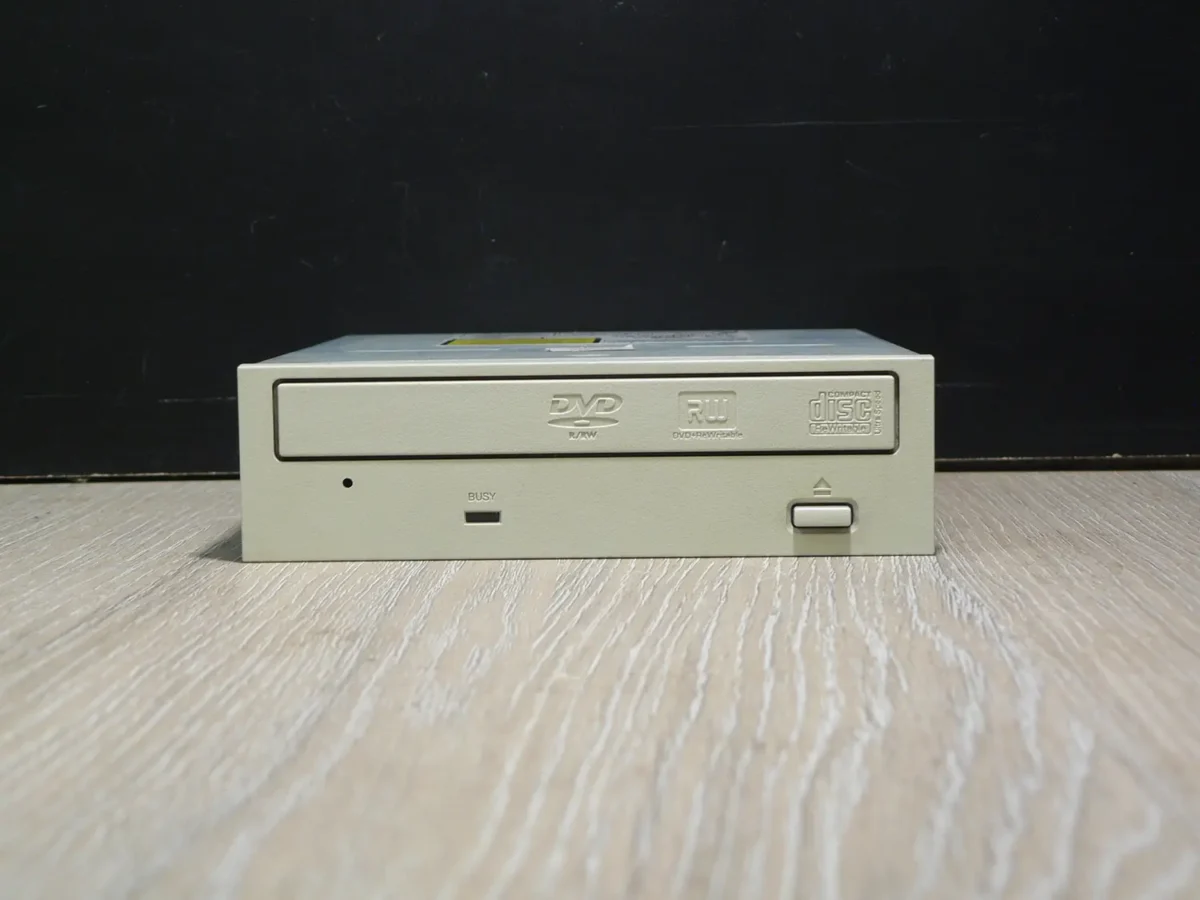 Pioneer DVR-110D IDE DVD-ROM (2005) - Image 2