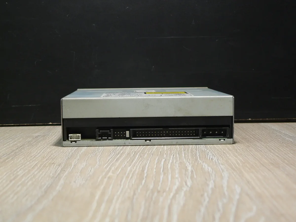 Pioneer DVR-110D IDE DVD-ROM (2005) - Image 4