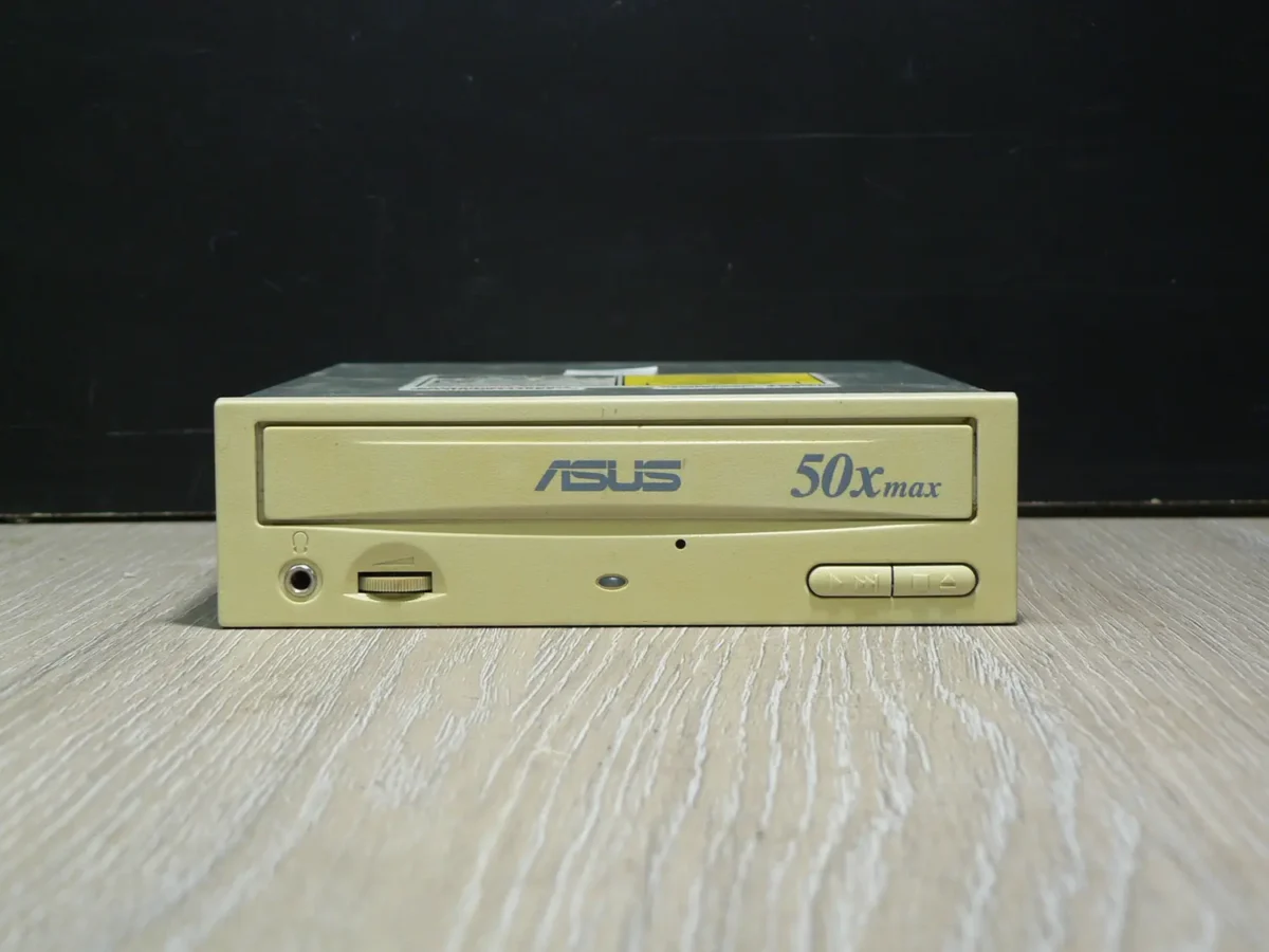 ASUS CD-S500/A IDE CD-ROM (2000) - Image 2