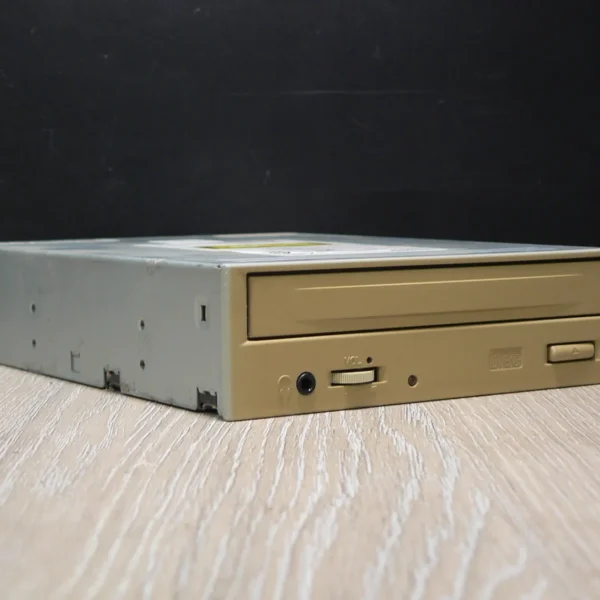 Mitsumi CRMC-FX4830T IDE CD-ROM (2000) (B kategória, korrodált burkolat)