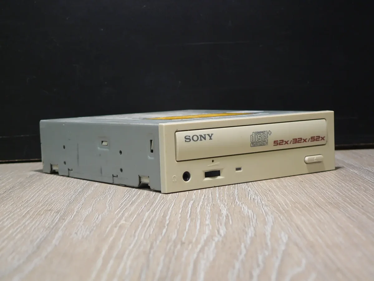 SONY CRX230A IDE CD-ROM (2003) - Image 1