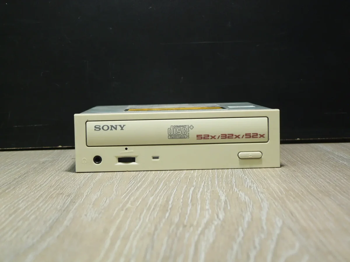 SONY CRX230A IDE CD-ROM (2003) - Image 2