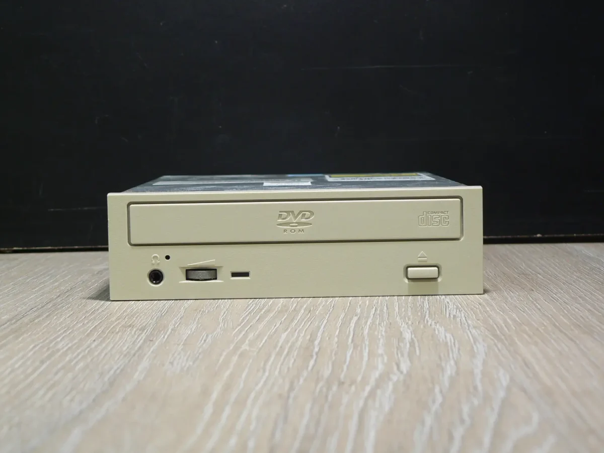 TEAC DV-516E IDE DVD-ROM (2002) - Image 2