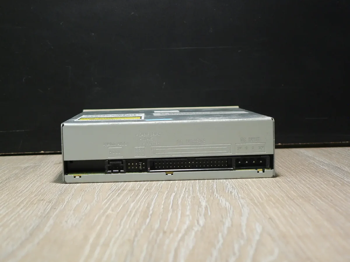 TEAC DV-516E IDE DVD-ROM (2002) - Image 4