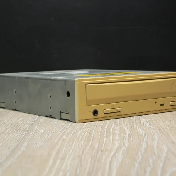 Panasonic/Matsushita CR-581-J IDE CD-ROM (1995)