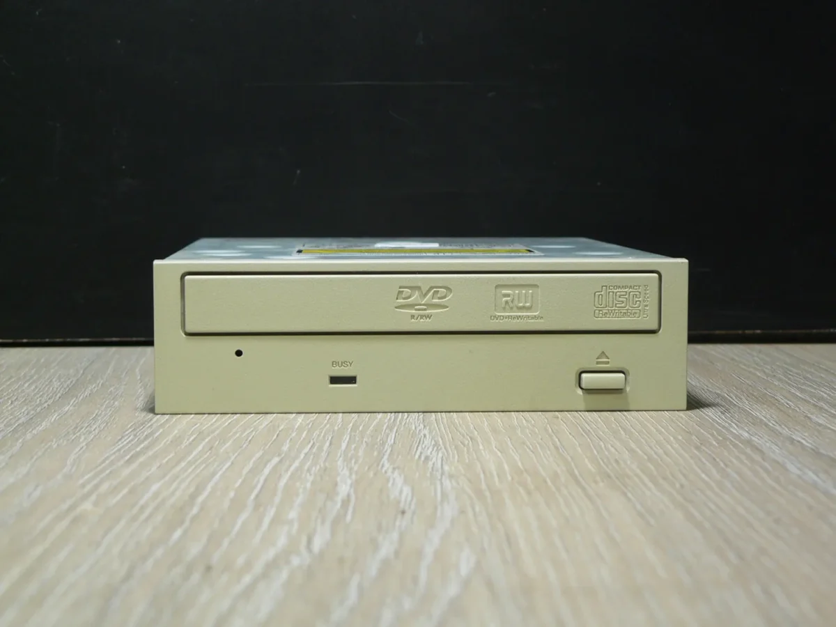 Pioneer DVR-111D IDE DVD-ROM (2006) - Image 2