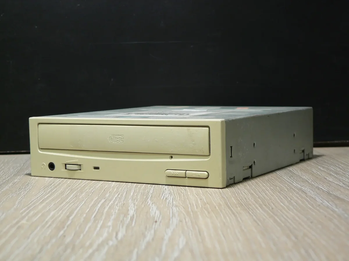 SONY CDU5221 IDE CD-ROM (2001) - Image 3