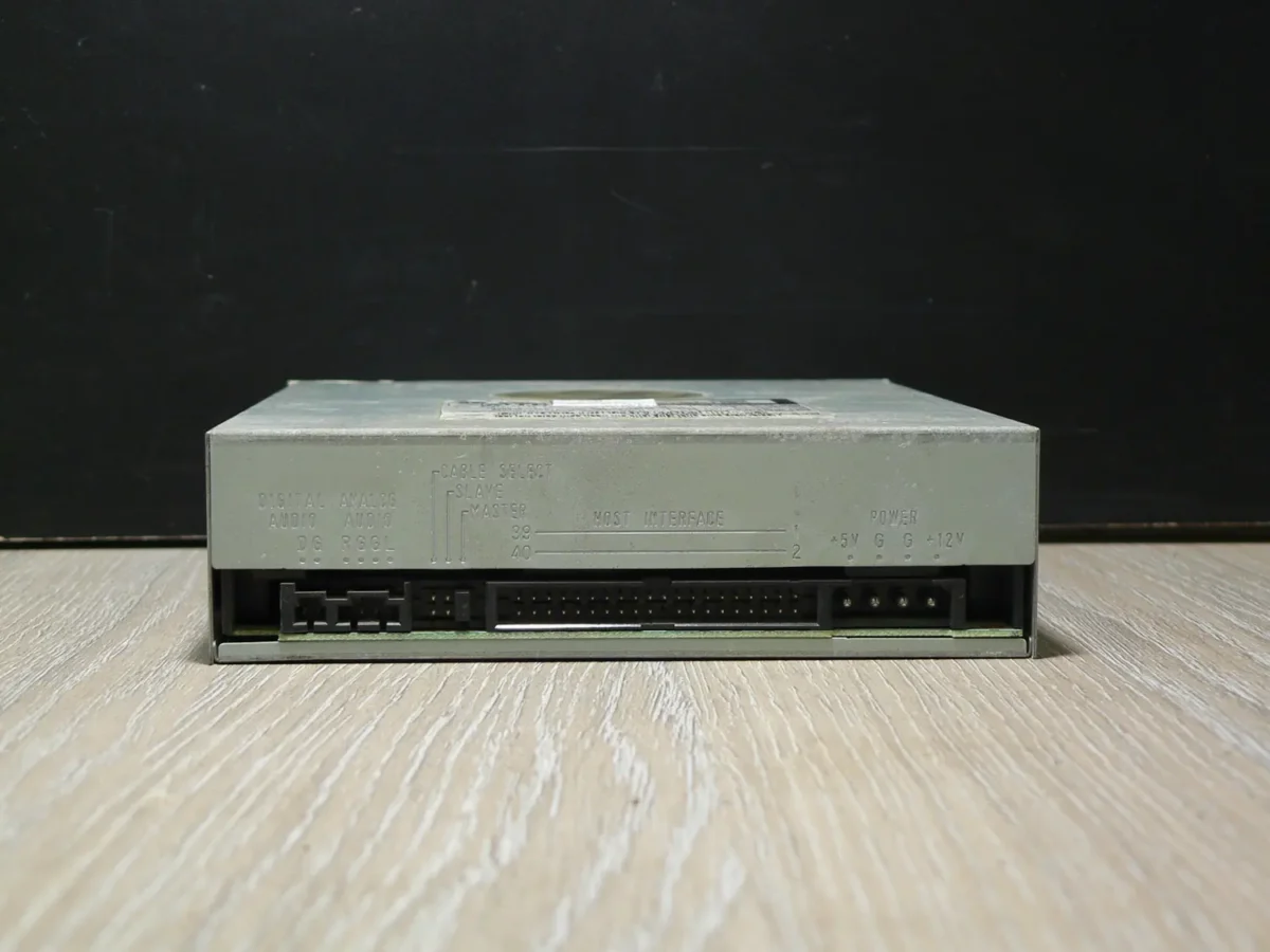 Compaq CR-587-BCQ IDE CD-ROM (1998) - Image 4