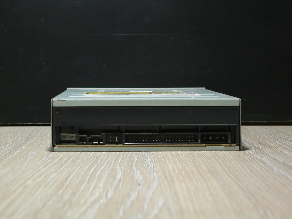 LG GCE-8526B IDE CD-ROM (2004) - Image 4