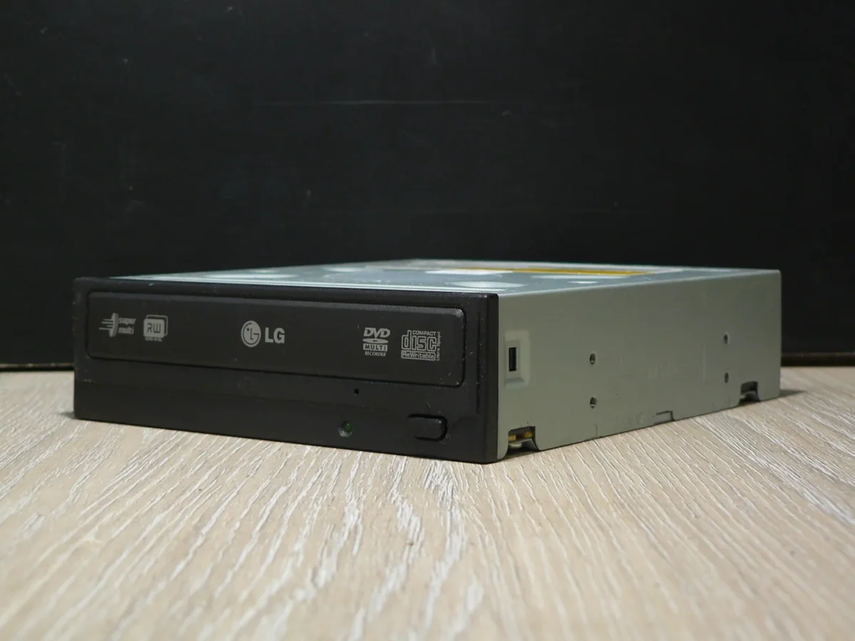 LG GSA-H10N IDE DVD-ROM (2006) - Image 3