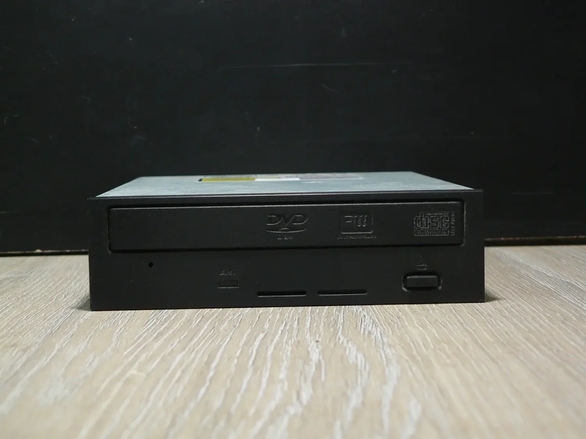 Pioneer DVR108 IDE DVD-ROM (2005) - Image 2