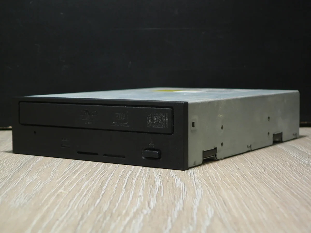 Pioneer DVR108 IDE DVD-ROM (2005) - Image 3